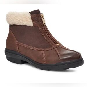 UGG Hapsburg boot size 5